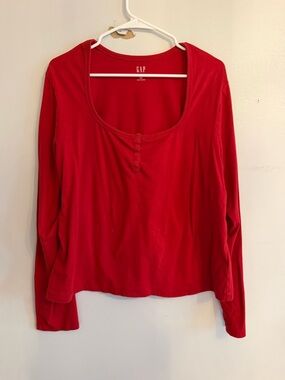 GAP Women’s Bright Red Long-Sleeve Scoop Henley Top
